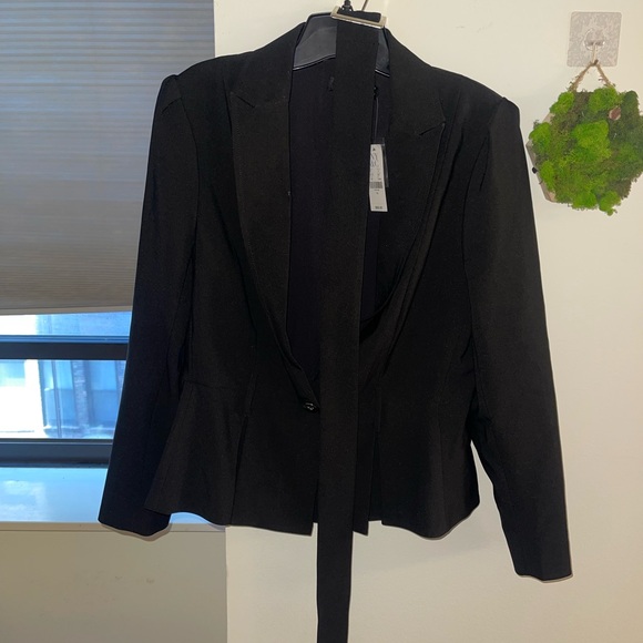 Black NYC and CO peplum blazer - Picture 8 of 8